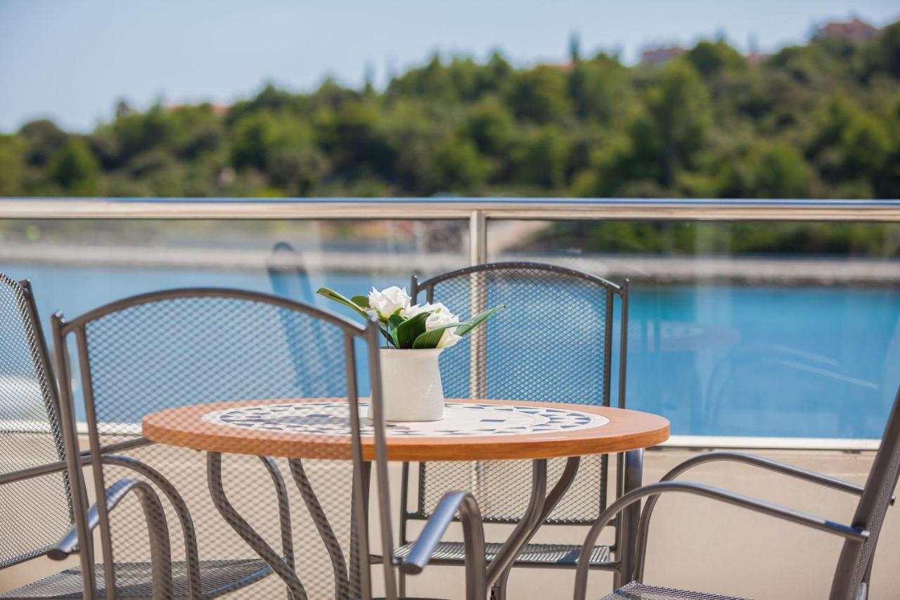 Hotel Perla 로고즈니차 외부 사진