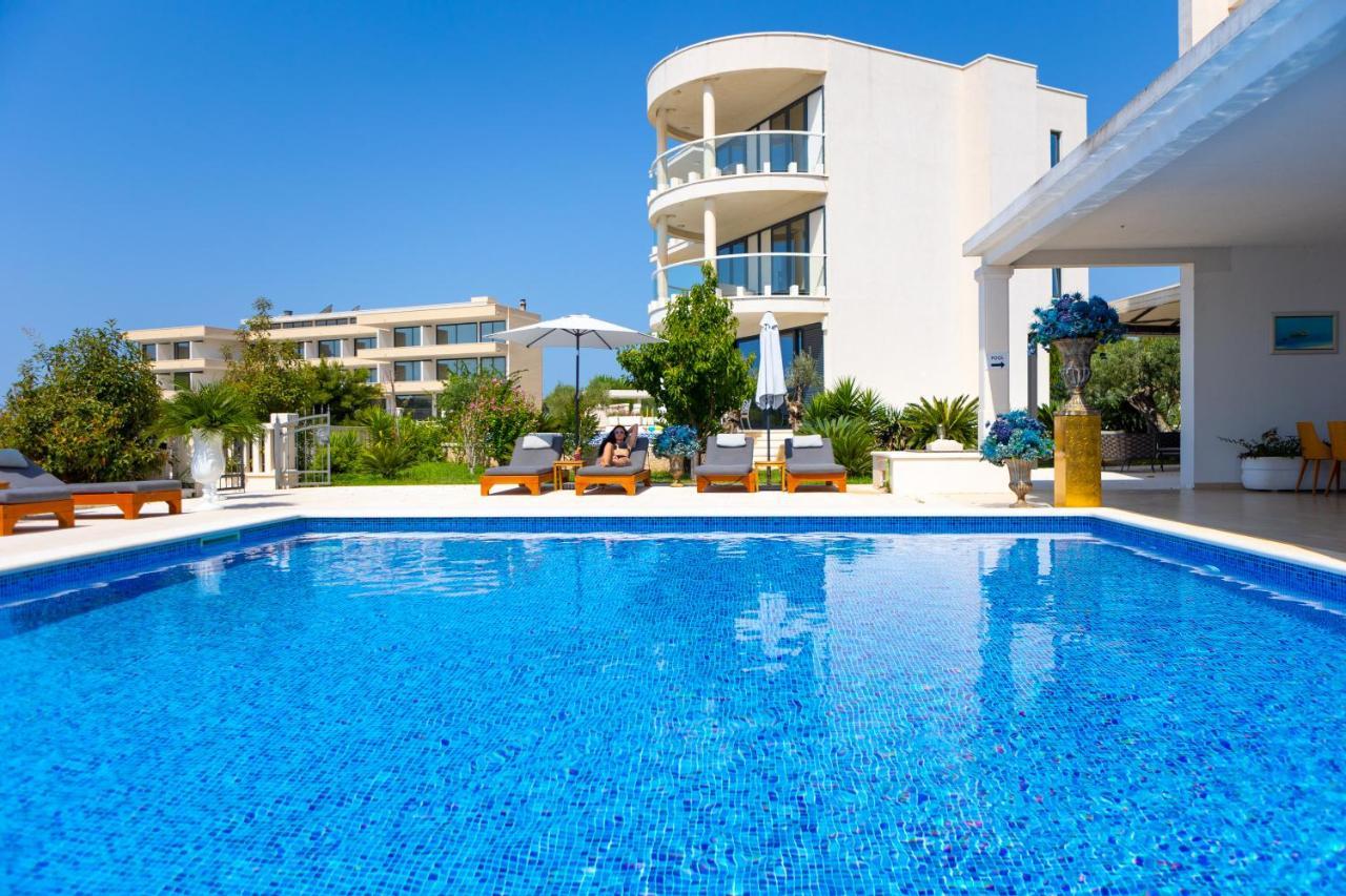 Hotel Perla 로고즈니차 외부 사진