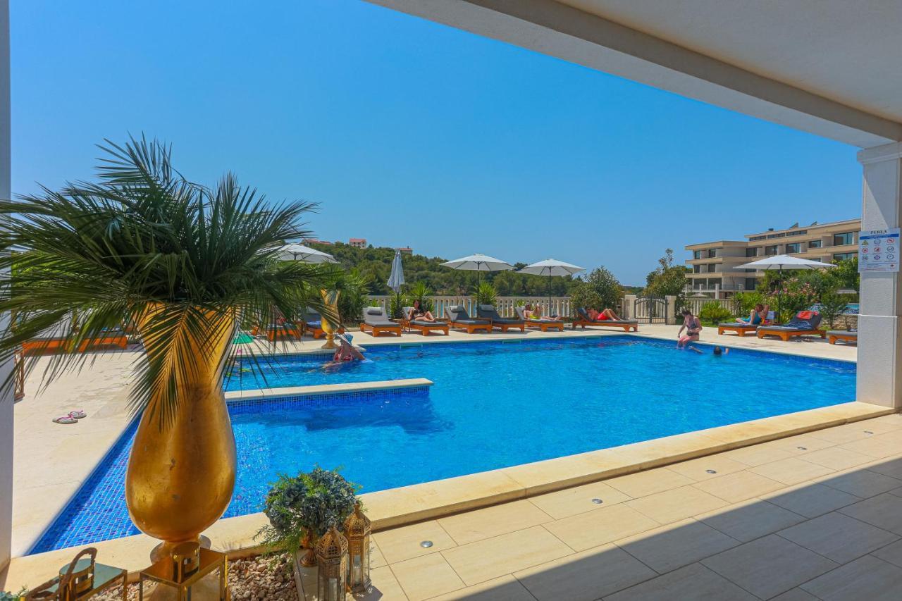 Hotel Perla 로고즈니차 외부 사진