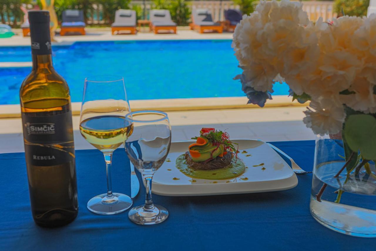 Hotel Perla 로고즈니차 외부 사진