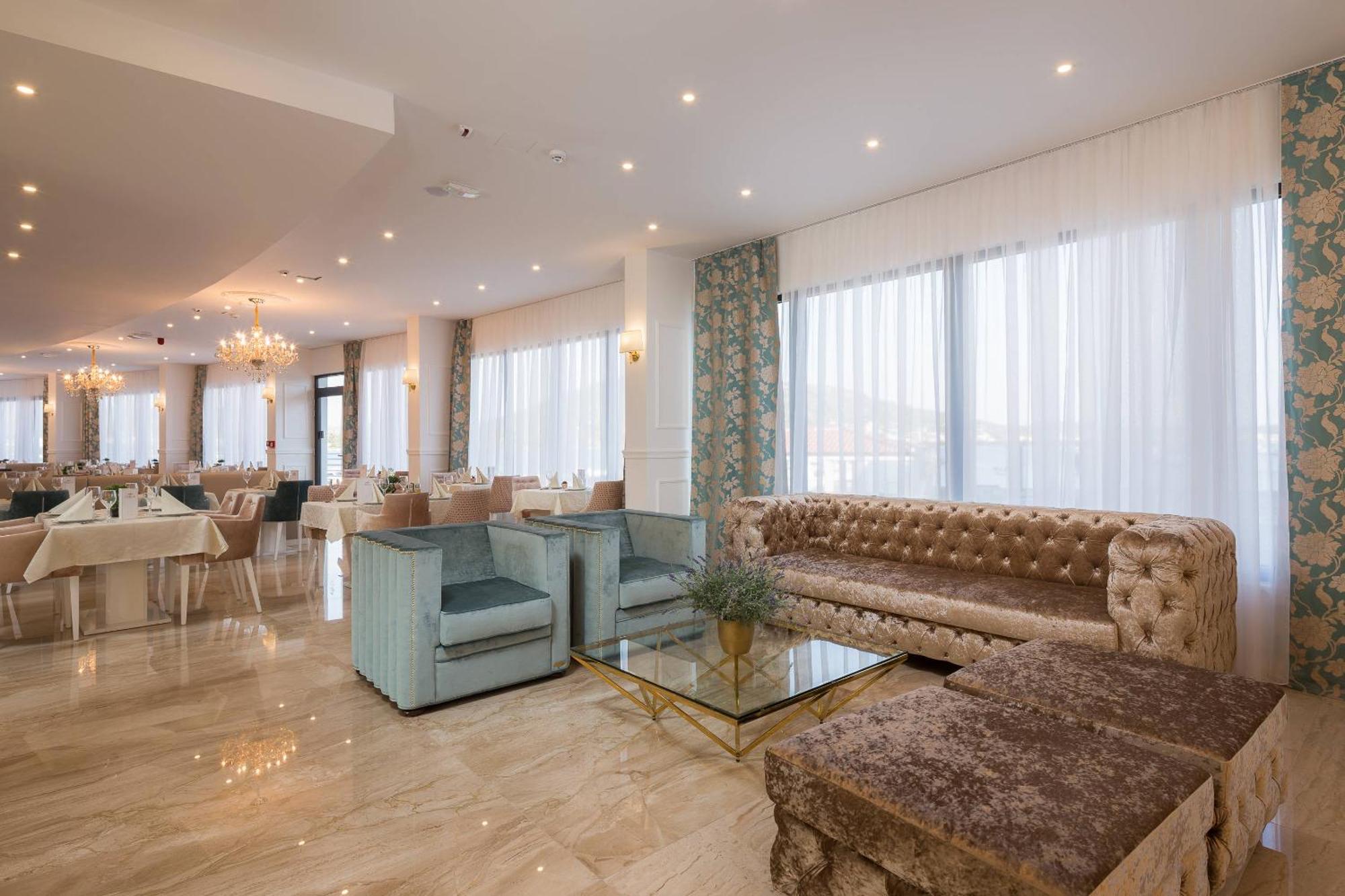 Hotel Perla 로고즈니차 외부 사진