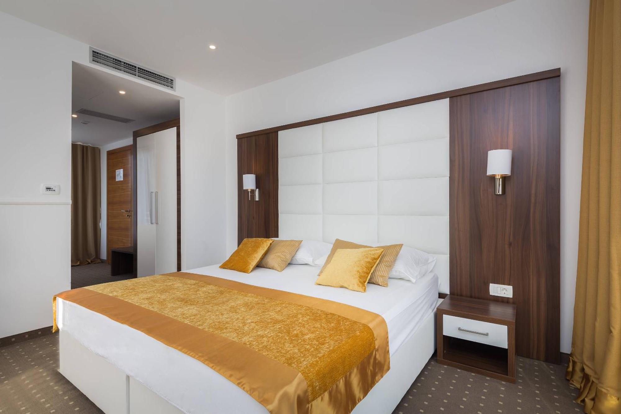 Hotel Perla 로고즈니차 외부 사진