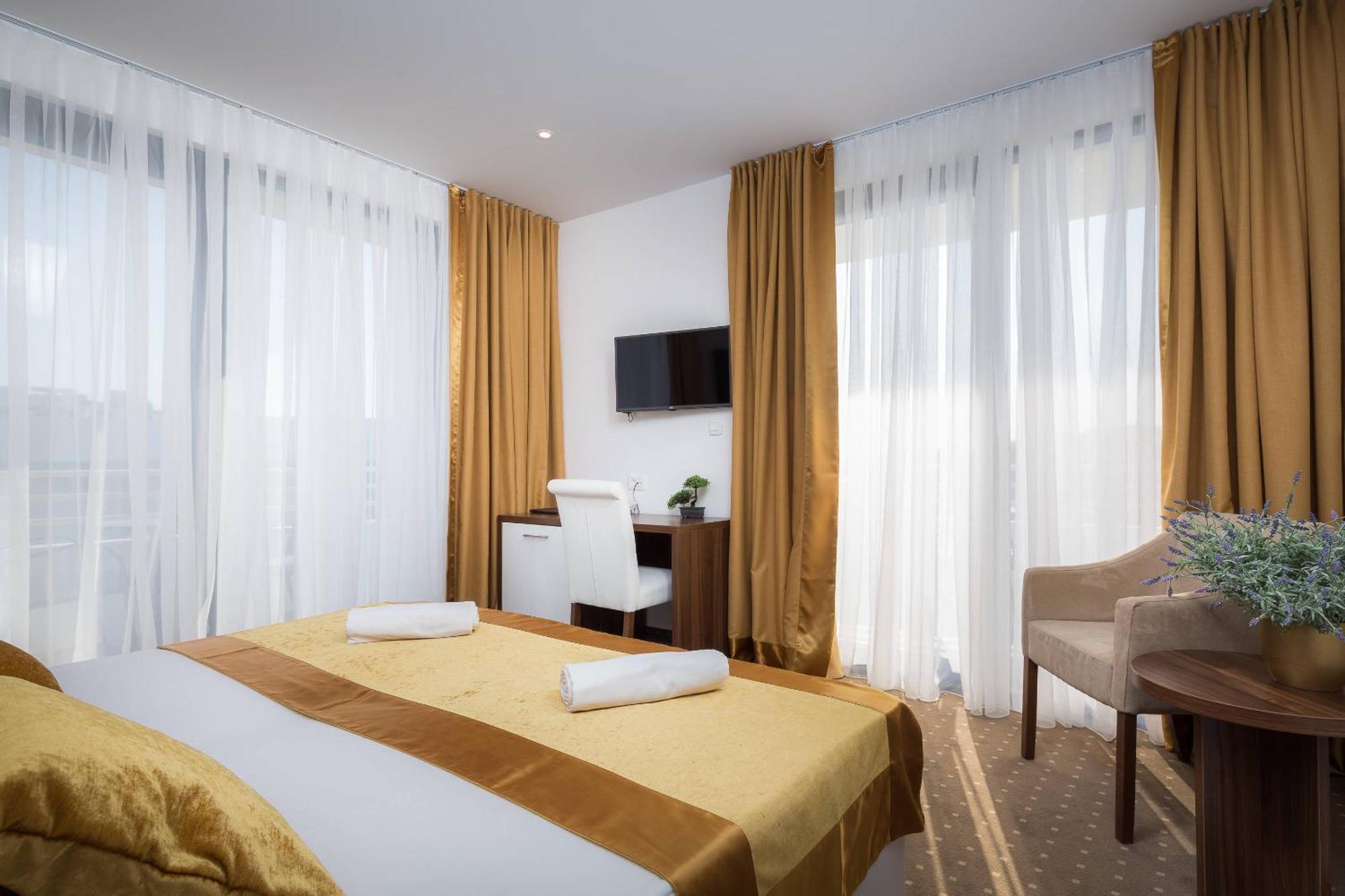 Hotel Perla 로고즈니차 외부 사진