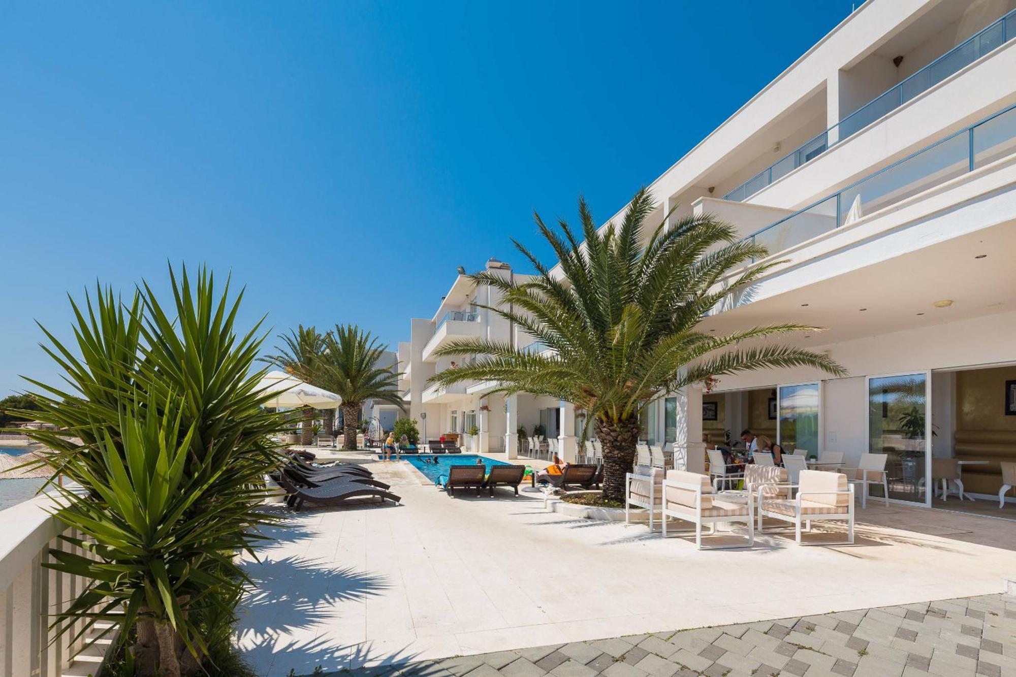 Hotel Perla 로고즈니차 외부 사진