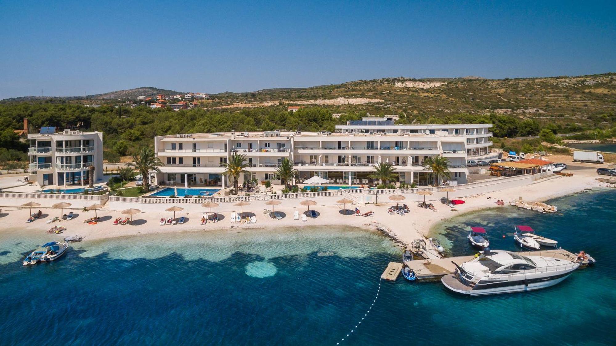 Hotel Perla 로고즈니차 외부 사진