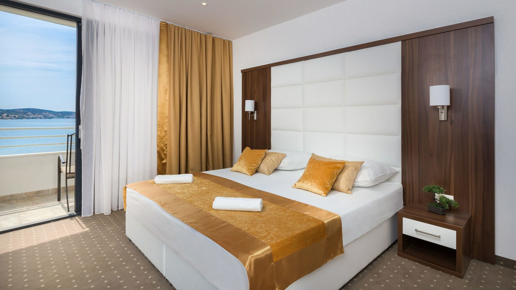Hotel Perla 로고즈니차 외부 사진