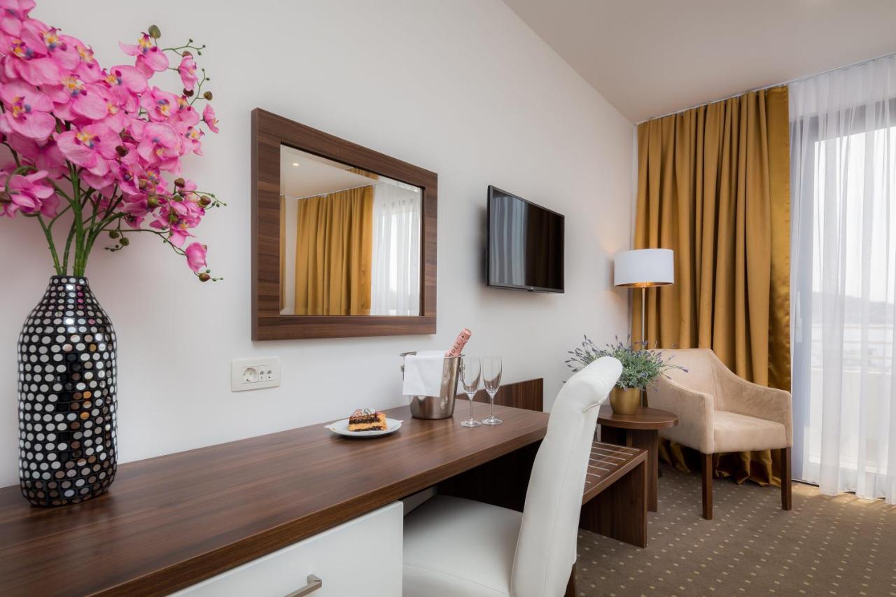 Hotel Perla 로고즈니차 외부 사진
